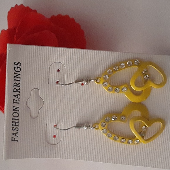 Nwt fashion earrings color yellow double heart earrings - Picture 3 of 4